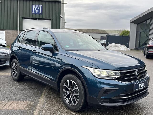 Volkswagen TIGUAN 1.4 eHybrid OPF DSG Life 24.000KM!!| SUPER COMPLETE AUTO| DIG. DASH| STOEL + STUURVERWARMING| CARPLAY | NET ONDERHOUD GEHAD, RIJKLAAR INCL 12 MND. BOVAG GARANTIE|