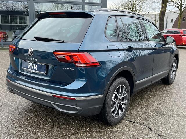 Volkswagen TIGUAN 1.4 eHybrid OPF DSG Life 24.000KM!!| SUPER COMPLETE AUTO| DIG. DASH| STOEL + STUURVERWARMING| CARPLAY | NET ONDERHOUD GEHAD, RIJKLAAR INCL 12 MND. BOVAG GARANTIE|