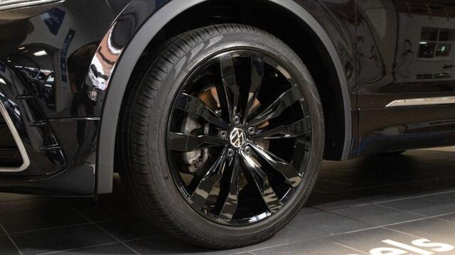 Volkswagen TIGUAN 1.4 TSI eHybrid R-Line Business+ Black 245PK IQ.Light Matrix Pano Head Up 20 Inch Memory Leer Trekhaak ACC 360 Camera