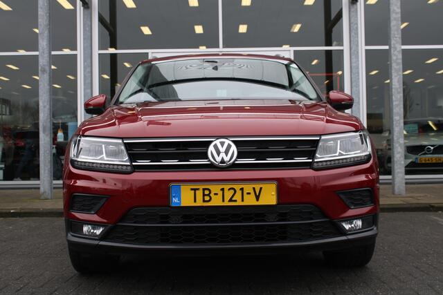 Volkswagen TIGUAN 1.4 TSI Comfortline Business | Schuif/kanteldak | Adapt. Cruise | Trekhaak | Verw. Voorstoelen | DAB | 20" LMV |