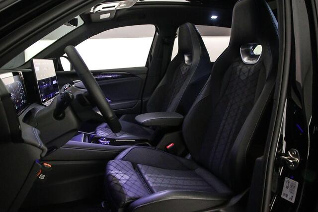 Volkswagen TIGUAN R-Line Edition 1.5 TSI eHybrid 272pk DSG Automaat Trekhaak, Panoramadak, Black Style, Navigatie, 360 camera, Adaptive cruise control, Achteruitrijcamera,