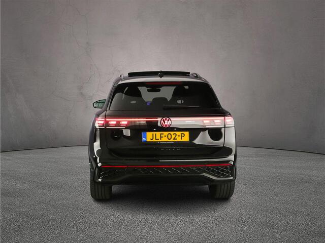 Volkswagen TIGUAN R-Line Edition 1.5 TSI eHybrid 272pk DSG Automaat Trekhaak, Panoramadak, Black Style, Navigatie, 360 camera, Adaptive cruise control, Achteruitrijcamera,
