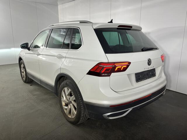 Volkswagen TIGUAN 1.4 TSI eHybrid Elegance / AUTOMAAT/ 245 PK/ PANO/ TREKHAAK/ CAMERA/ PARK. SENSOREN/ ERGO ACTIVE/ IQ. LIGHT/ ADAPT. CRUISE/ STOEL-STUURVERWARM./ DIGITAL DASHBOARD/ NAVI/ CLIMA/ DAB/ 18" LMV