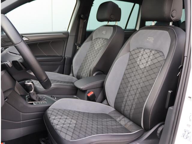 Volkswagen TIGUAN 1.4 TSI eHybrid R-Line | Pano | IQ-light | Trekhaak | Org. NL