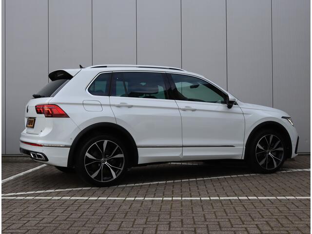 Volkswagen TIGUAN 1.4 TSI eHybrid R-Line | Pano | IQ-light | Trekhaak | Org. NL