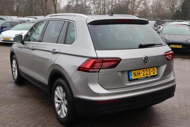 Volkswagen TIGUAN 1.4 TSI ACT Connected Series Panoramadak, Navigatie, Schuif- kanteldak, Apple Carplay, Stoelverwarming