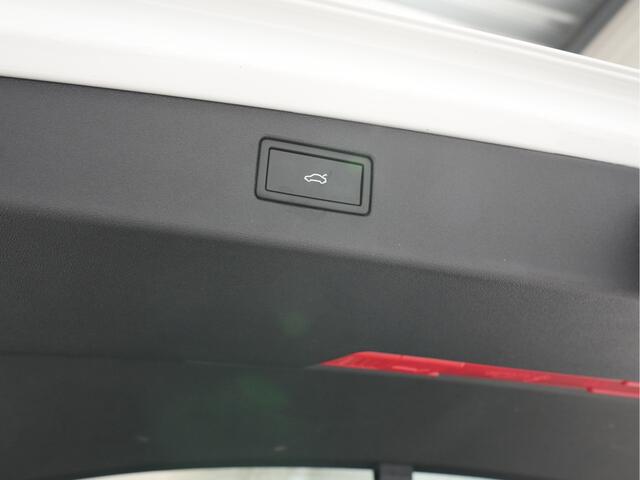 Volkswagen TIGUAN 1.5 eHybrid 204pk R-Line Edition Panorama Navigatie Stoel/Stuurverwarming 360 Camera Carplay Halsteren