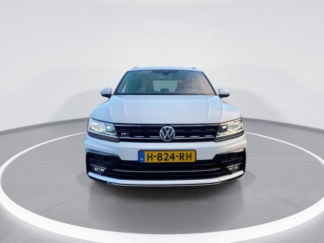 Volkswagen TIGUAN 1.5 TSI 150PK DSG Highline Business R-line · Trekhaak · 20 inch Suzuka velgen · Panoramadak · Apple/Android Carplay ·