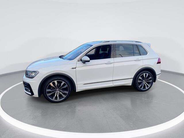 Volkswagen TIGUAN 1.5 TSI 150PK DSG Highline Business R-line · Trekhaak · 20 inch Suzuka velgen · Panoramadak · Apple/Android Carplay ·