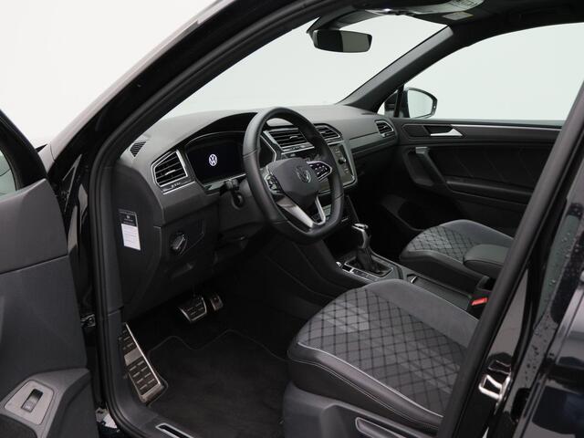 Volkswagen TIGUAN 1.5 TSi 150 Pk Automaat R-Line Business | Black Style | Panoramadak | Adaptive Cruise | Stoelverwarming | Navigatie | Camera | Carplay | 20 Inch | 43.051 Km!!