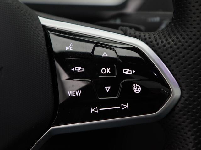 Volkswagen TIGUAN 1.5 TSi 150 Pk Automaat R-Line Business | Black Style | Panoramadak | Adaptive Cruise | Stoelverwarming | Navigatie | Camera | Carplay | 20 Inch | 43.051 Km!!