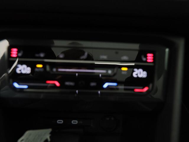 Volkswagen TIGUAN 1.5 TSi 150 Pk Automaat R-Line Business | Black Style | Panoramadak | Adaptive Cruise | Stoelverwarming | Navigatie | Camera | Carplay | 20 Inch | 43.051 Km!!