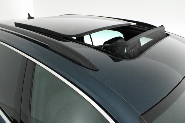 Volkswagen TIGUAN 1.5 TSI 150pk DSG 2x R-Line HUD Trekhaak Camera harman/kardon Panoramadak Keyless Virtual Cockpit Navigatie