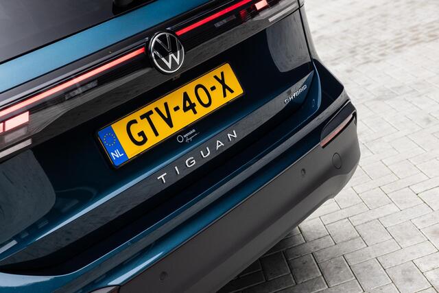Volkswagen TIGUAN 1.5 eHybrid Life Edition | NL Auto | | Nieuw Model | Virtual Cockpit | Navigatie | Apple CarPlay/Android Auto | Camera | DAB | Stoel/Stuurverwarming | Standkachel | Adaptieve Cruise Control | Ele.kofferdeksel | Ele. trekhaak |