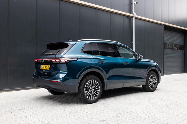 Volkswagen TIGUAN 1.5 eHybrid Life Edition | NL Auto | | Nieuw Model | Virtual Cockpit | Navigatie | Apple CarPlay/Android Auto | Camera | DAB | Stoel/Stuurverwarming | Standkachel | Adaptieve Cruise Control | Ele.kofferdeksel | Ele. trekhaak |