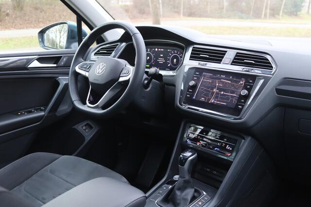 Volkswagen TIGUAN 1.4 TSI 180kW eHybrid Elegance Pano/IQ.Light/Camera/Keyless/Virtual Cockpit/Dodehoek/18"