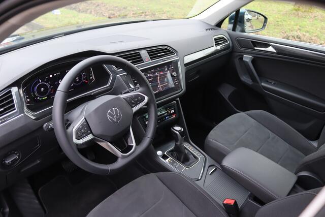 Volkswagen TIGUAN 1.4 TSI 180kW eHybrid Elegance Pano/IQ.Light/Camera/Keyless/Virtual Cockpit/Dodehoek/18"