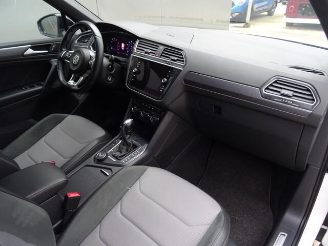 Volkswagen TIGUAN 2.0 TSI 4Motion Highline Business R * CARPLAY * GOED ONDERH. !!