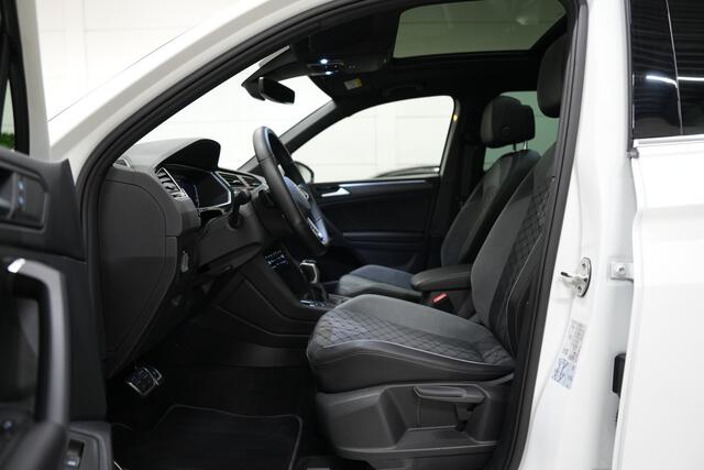 Volkswagen TIGUAN 1.5 TSI R-Line * Pano - 20" - Keyless - Camera - IQ Light - Blind Spot - Standkachel *