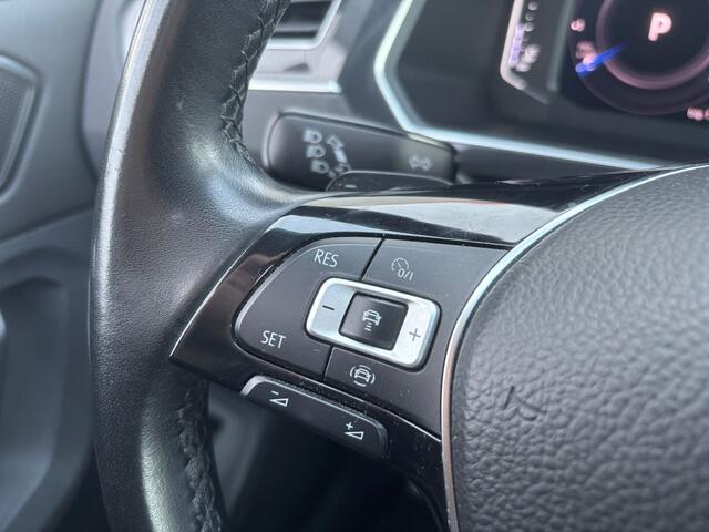 Volkswagen TIGUAN 1.5 TSI ACT Highline Business R | Trekhaak | Pano | Stoelverwarming | Dodehoek Detector