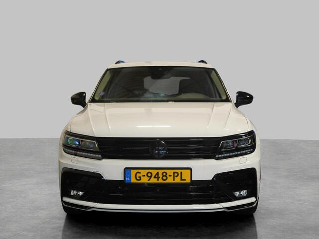 Volkswagen TIGUAN 1.5 TSI ACT Highline Business R | Pano | Leder | LED | Camera | 20" LM | Dealer onderh.