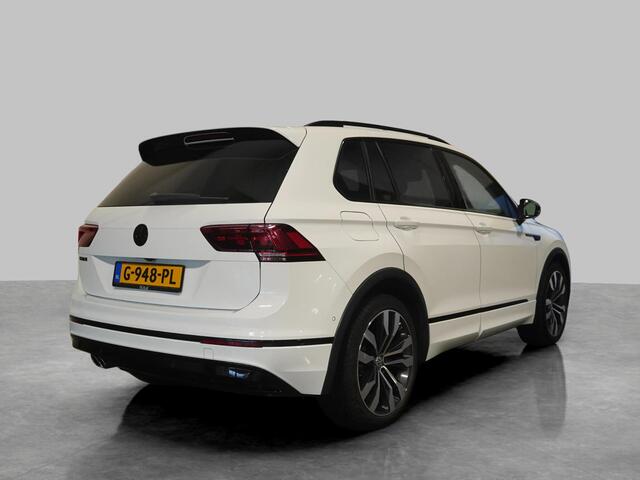 Volkswagen TIGUAN 1.5 TSI ACT Highline Business R | Pano | Leder | LED | Camera | 20" LM | Dealer onderh.
