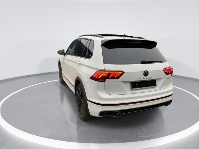 Volkswagen TIGUAN 1.4 TSI 245pk DSG eHybrid R-Line Business · Panoramadak · Apple Carplay/Android Auto · Camera + parkeersensoren ·