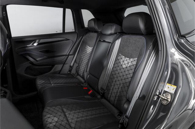 Volkswagen TIGUAN 1.5 eHybrid 272 PK R-Line Edition | Black Style | Assistance Plus | Elek. Trekhaak | S/K-panodak | IQ Light | Adapt. Cruise | Stoel-+stuurverw. | NAV+App. Connect | 360 Camera | LM 20" | 9249