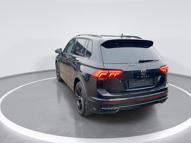 Volkswagen TIGUAN 1.5TSI/150PK DSG R-Line Black Style Navigatie · Apple Carplay/Android Auto · Camera + Parkeersensoren · Garantie t/m 17-02-2026 of 80000km.