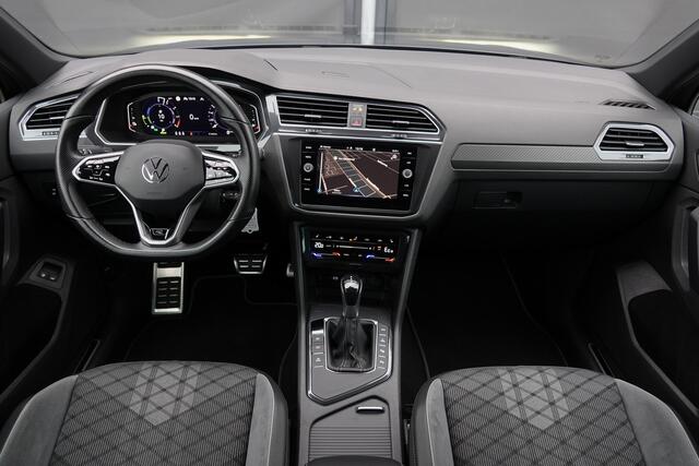 Volkswagen TIGUAN 1.4Tsi e-Hybrid 245Pk Aut. | Plug-In Hybride | R-Line | Panoramadak | Achteruitrijcamera | Trekhaak | 19''