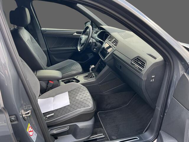 Volkswagen TIGUAN 1.4 TSI eHybrid 245pk PHEV R-Line Business / BlackStyle / Adaptive Cruise / Stoelverwarming / Wordt Verwacht