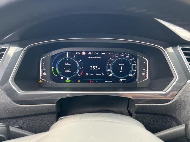 Volkswagen TIGUAN 1.4 TSI eHybrid 245pk PHEV R-Line Business / BlackStyle / Adaptive Cruise / Stoelverwarming / Wordt Verwacht