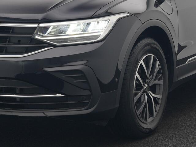 Volkswagen TIGUAN 1.4 TSI eHybrid Life Plug In Hybrid 245pk Dealer O.H. PHEV | Trekhaak Af Fabriek | Adaptive Cruise | Sportstoelen & Stuur Verwarmd | Virtual | Keyless | Blis | Navigatie | DAB |