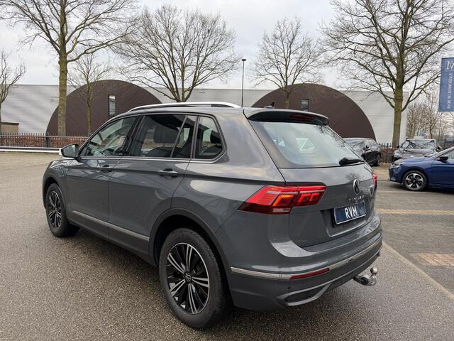 Volkswagen TIGUAN 1.4 TSI eHybrid Active PHEV 245PK COMPLEET!| HUD HEAD-UP DISPLAY | PANODAK | ELEKTRISCHE TREKHAAK | 360 CAMERA | VIRTUAL DISPLAY |WINTERPACK STUUR + STOELVERWARMING | DEALER ONDERHOUDEN |