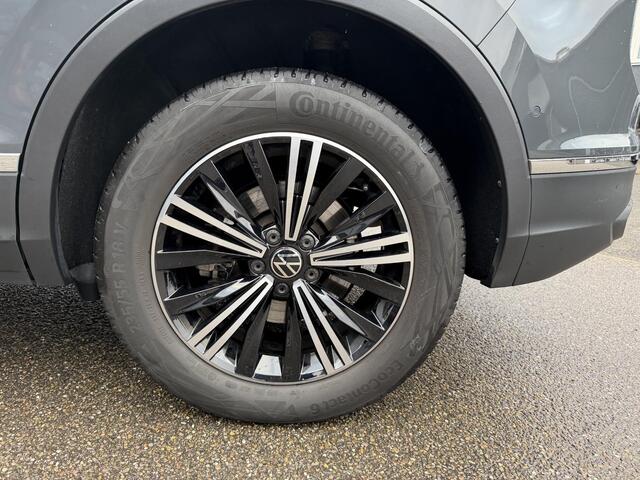 Volkswagen TIGUAN 1.4 TSI eHybrid Active PHEV 245PK COMPLEET!| HUD HEAD-UP DISPLAY | PANODAK | ELEKTRISCHE TREKHAAK | 360 CAMERA | VIRTUAL DISPLAY |WINTERPACK STUUR + STOELVERWARMING | DEALER ONDERHOUDEN |