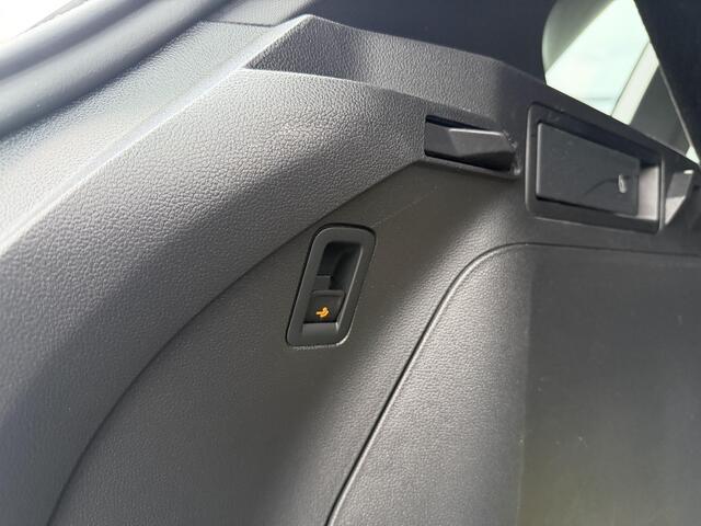 Volkswagen TIGUAN 1.4 TSI eHybrid Active PHEV 245PK COMPLEET!| HUD HEAD-UP DISPLAY | PANODAK | ELEKTRISCHE TREKHAAK | 360 CAMERA | VIRTUAL DISPLAY |WINTERPACK STUUR + STOELVERWARMING | DEALER ONDERHOUDEN |