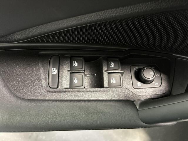 Volkswagen TIGUAN 1.5 204pk DSG eHybrid Life Edition · Camera · Keyless · Apple/Android Car Play · P-Sensoren · Sfeerverlichting · 17'' Inch · Garantie t/m 30-12-2030 of 100.000km