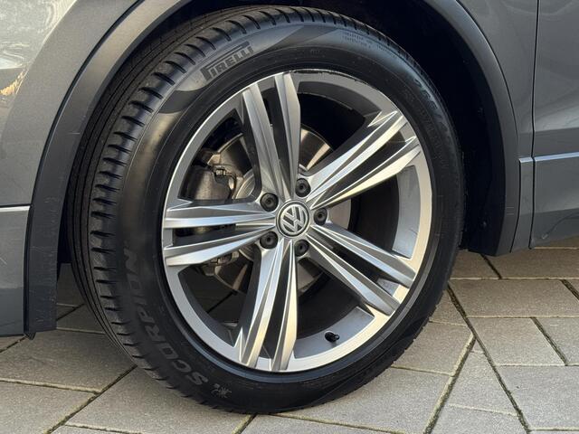 Volkswagen TIGUAN 1.5TSI DSG R-Line / Leder / Camera / Panodak / Trekhaak