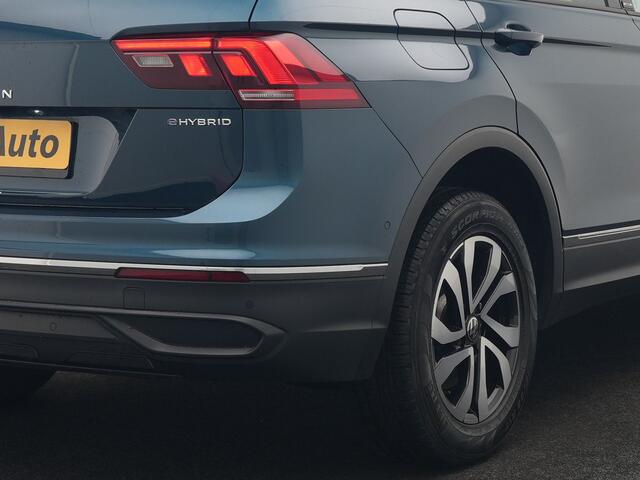 Volkswagen TIGUAN 1.4 eHybrid Active Plug In Hybrid 245pk Dealer O.H. PHEV | Adaptive Cruise | 360 Camera | IQ Light | Voorstoelen & Stuur Verwarmd | Sfeerverlichting | Apple Carplay | Virtual | Keyless | Blis | Navigatie | DAB |