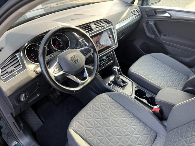 Volkswagen TIGUAN 1.5 TSI DSG Nieuw model / Trekhaak / 59.000 km / CARPLAY / ACC