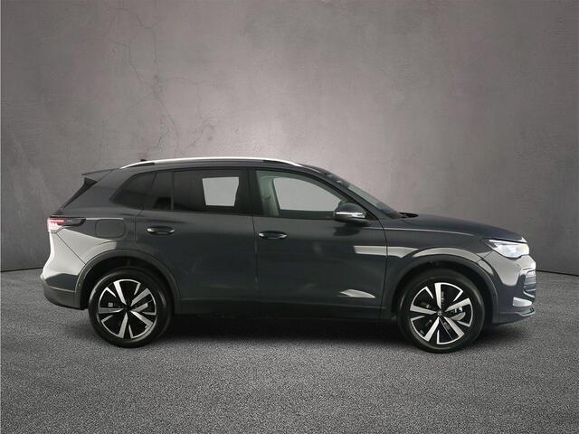 Volkswagen TIGUAN Life Edition 1.5 TSI eHybrid 204pk DSG Automaat Trekhaak, LED matrix koplampen, Navigatie, 360 camera, Achteruitrijcamera, Adaptive cruise control