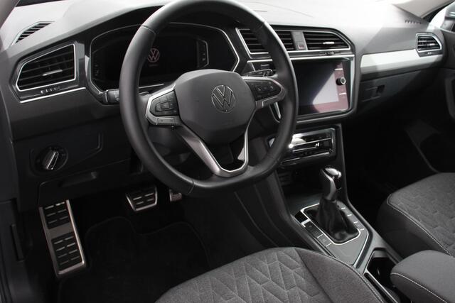 Volkswagen TIGUAN Allspace 1.5 TSI Life 7p. | Navigatie | Apple Carplay/Android Auto | Climate Control | Lichtmetalen Velgen | Camera | Electrische Achterklep |