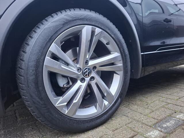 Volkswagen TIGUAN 1.5 TSI R-Line Business+ | Navigatie | LM Velgen 29" | Elektrisch Glazen Panoramadak | Voorstoelen/Stuur/Achterbank Verwarmd | Cruise Control Adaptief | Achteruitrijcamera | Airco |