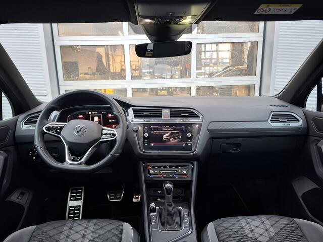 Volkswagen TIGUAN 1.5 TSI R-Line Business+ | Navigatie | LM Velgen 29" | Elektrisch Glazen Panoramadak | Voorstoelen/Stuur/Achterbank Verwarmd | Cruise Control Adaptief | Achteruitrijcamera | Airco |