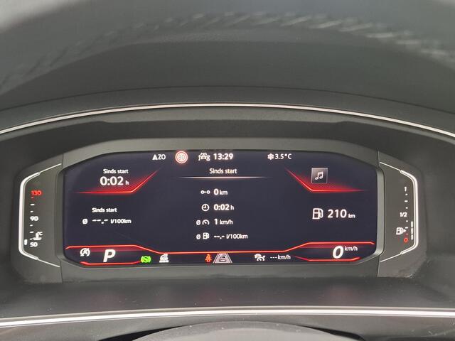 Volkswagen TIGUAN 1.5 TSI R-Line Business+ | Navigatie | LM Velgen 29" | Elektrisch Glazen Panoramadak | Voorstoelen/Stuur/Achterbank Verwarmd | Cruise Control Adaptief | Achteruitrijcamera | Airco |