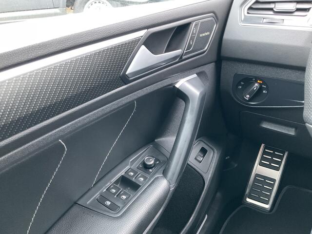 Volkswagen TIGUAN 1.5 TSI R-Line Harman/Kardon Leer Adapt.Cruise Carplay Keyless Business+
