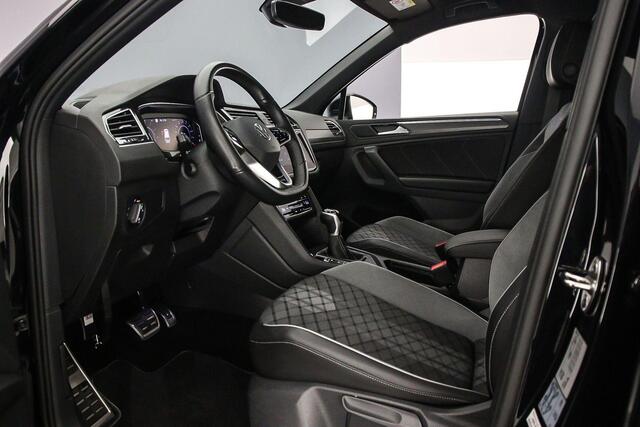 Volkswagen TIGUAN R-Line Business 1.4 TSI eHybrid 245pk DSG Automaat Trekhaak, LED matrix koplampen, Black style, Adaptive cruise control, Navigatie, Achteruitrijcamera