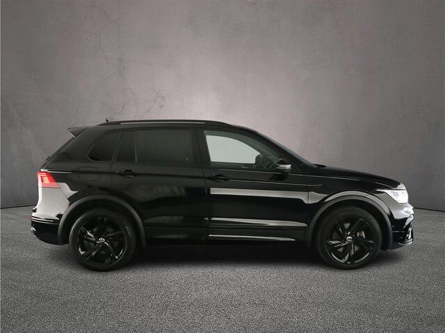 Volkswagen TIGUAN R-Line Business 1.4 TSI eHybrid 245pk DSG Automaat Trekhaak, LED matrix koplampen, Black style, Adaptive cruise control, Navigatie, Achteruitrijcamera