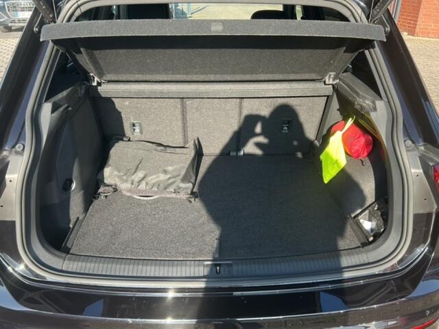 Volkswagen TIGUAN 1.4 TSI DSG R-LINE BUSINESS TREKHAAK/IQ/PDC/ACC/STOEL+STUURVERW