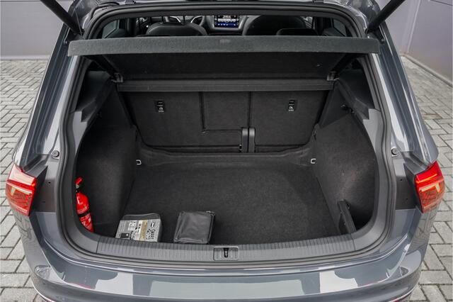 Volkswagen TIGUAN 1.5 TSI R-Line Pano Elek. Stoel Trekhaak